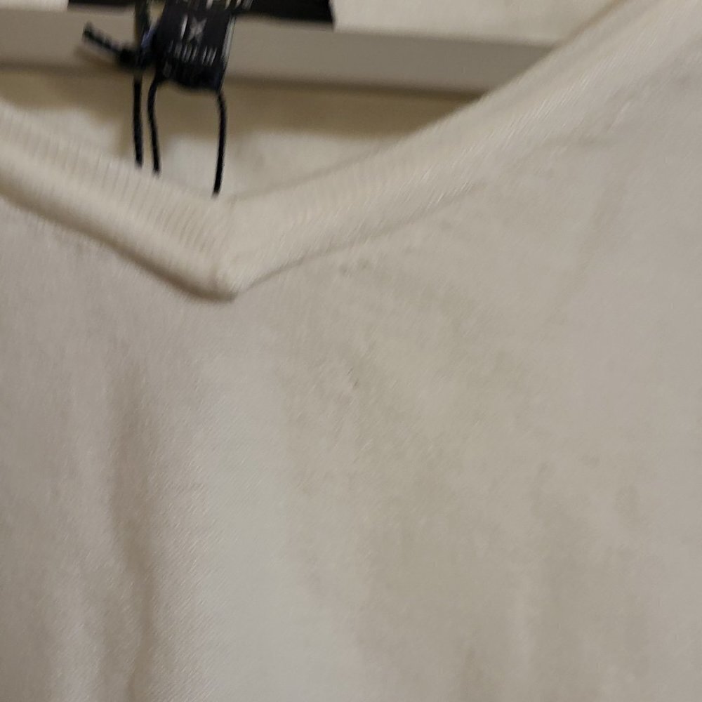 NYDJ V-neck long dolman sleeves Color Vanilla NWT Size 1X - Picture 5 of 13